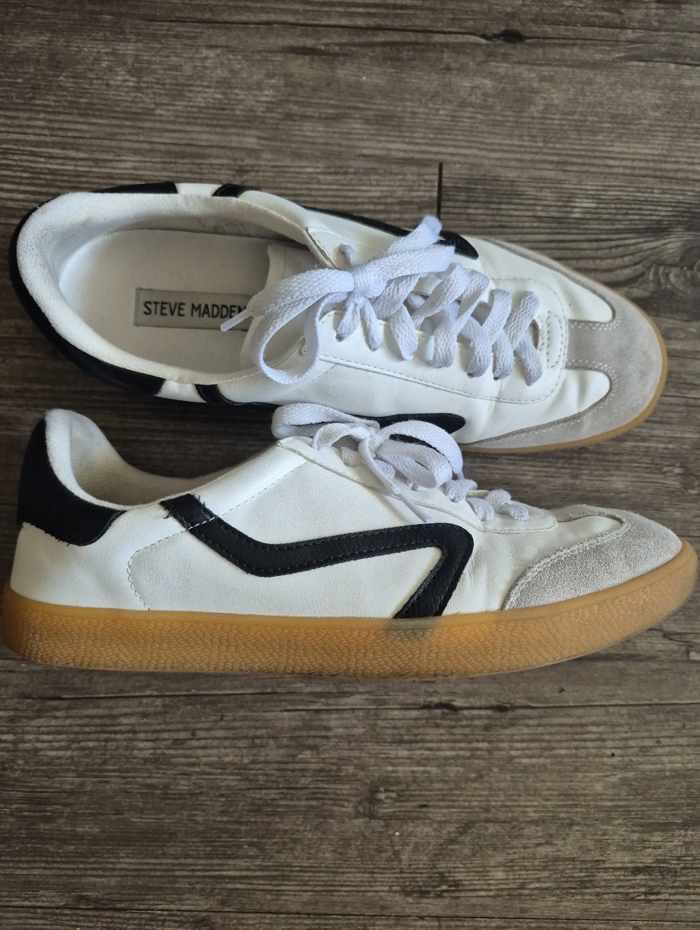 Steve Madden White, Black & Gum Low-Top Sneakers